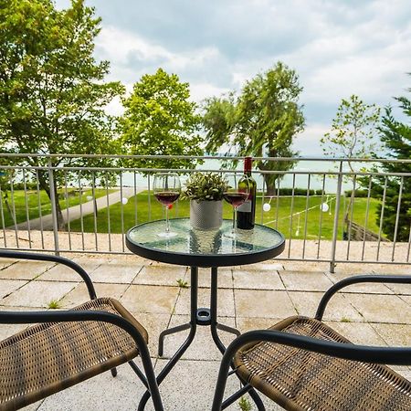 Siesta Sziget - Balaton-Parti Apartmanok Шиофок Экстерьер фото