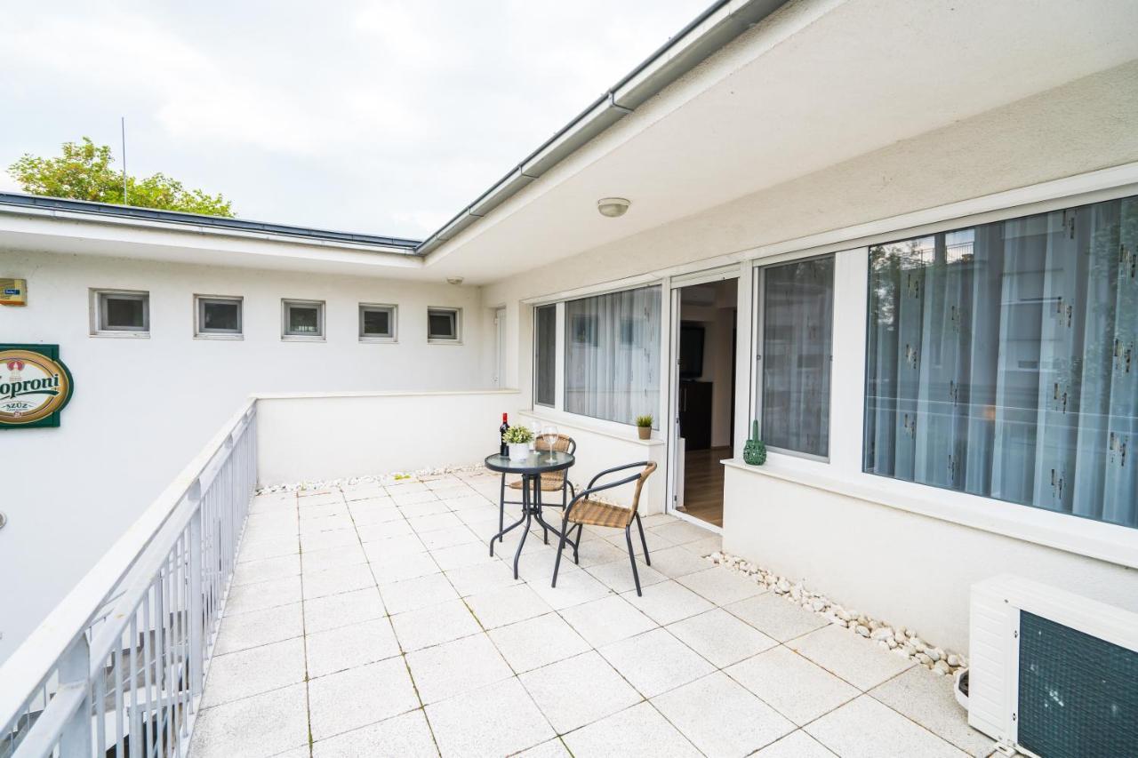 Siesta Sziget - Balaton-Parti Apartmanok Шиофок Экстерьер фото